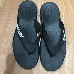 Oakley Mens black sandals Size 11